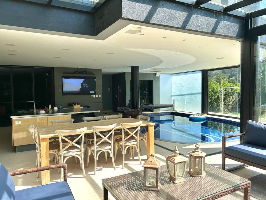 Casa de Condomínio com 6 Quartos e 6 banheiros à Venda, 750 m²