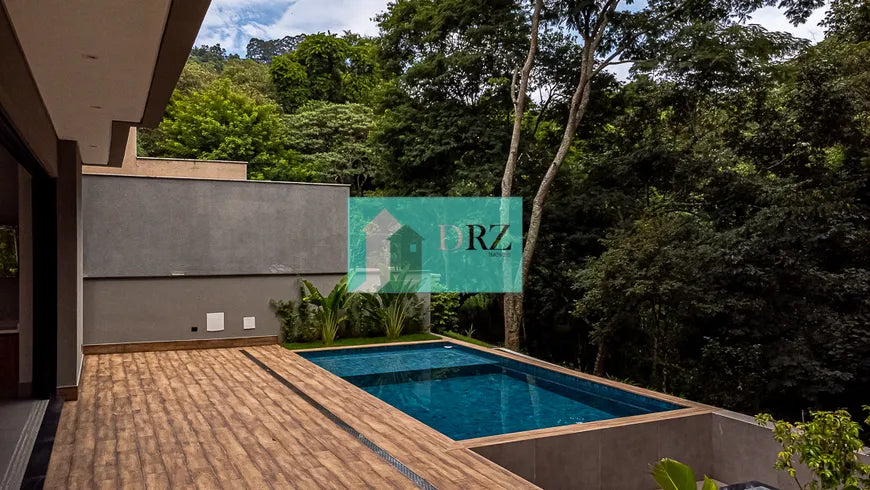 Casa de Condomínio com 4 Quartos e 6 banheiros à Venda, 490 m²